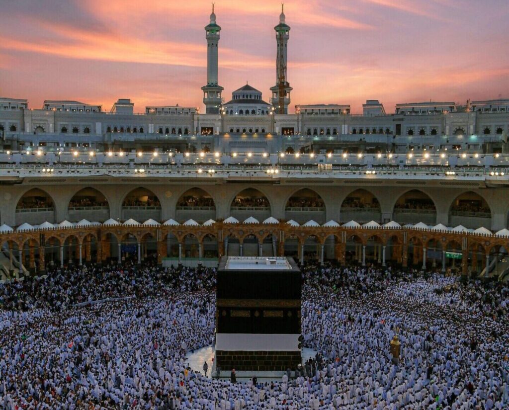 Why Pilgrims Regret Not Booking Umrah Transport in Advance (And How to Avoid It)